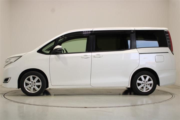 Toyota NOAH 2017 6510791-9