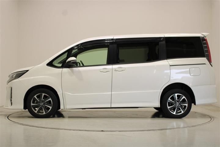 Toyota NOAH 2017 6510793-8
