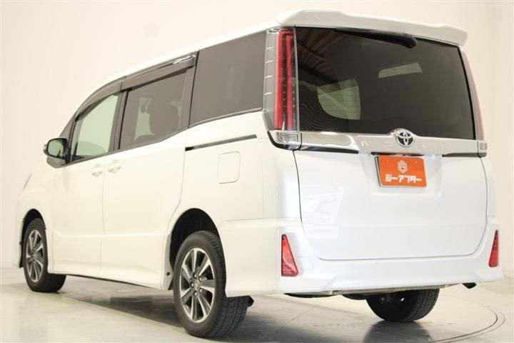 Toyota NOAH 2017 6510793-9