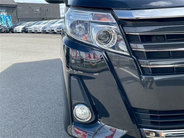 Toyota NOAH 2016 6511279-10