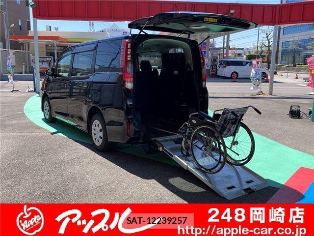 Toyota NOAH 2016 6511371-0