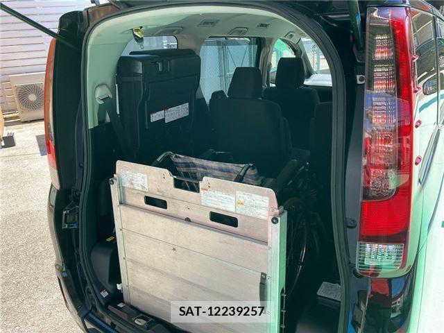 Toyota NOAH 2016 6511371-6