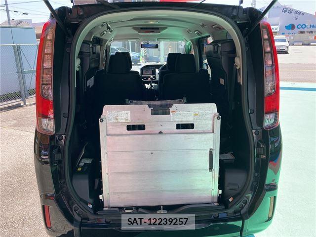 Toyota NOAH 2016 6511371-7