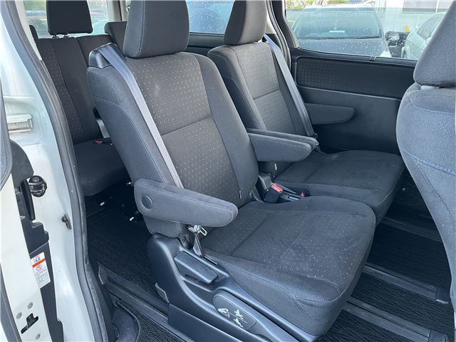 Toyota NOAH 2015 6511593-10