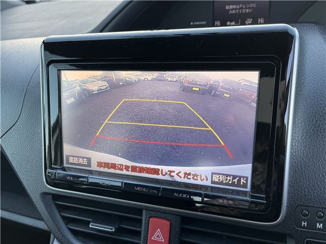 Toyota NOAH 2015 6511593-4