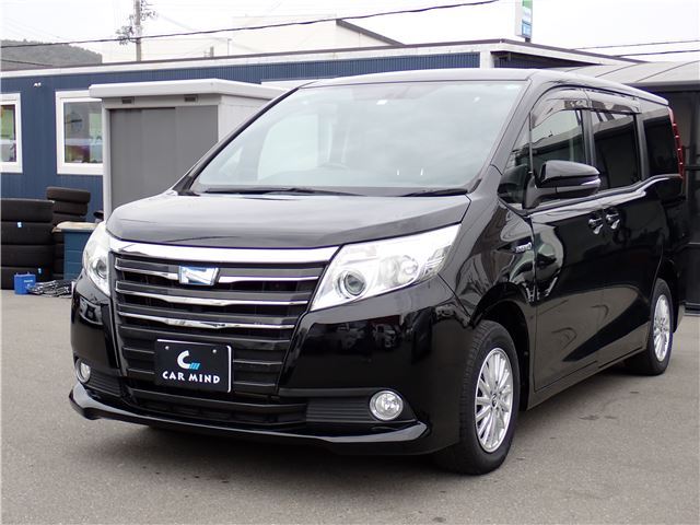 Toyota NOAH 2015 6511596-1