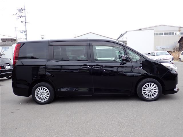 Toyota NOAH 2015 6511596-4