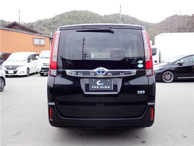 Toyota NOAH 2015 6511596-6