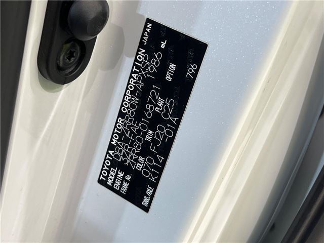 Toyota NOAH 2015 6511722-1