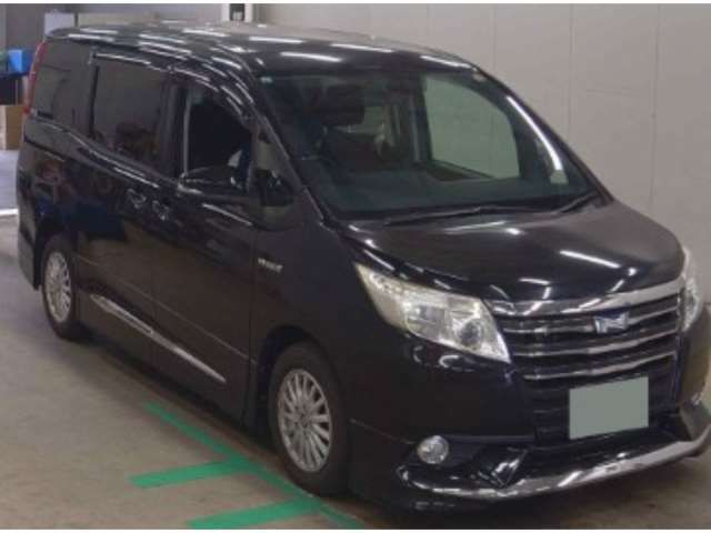 Toyota NOAH 2015 6511738-0