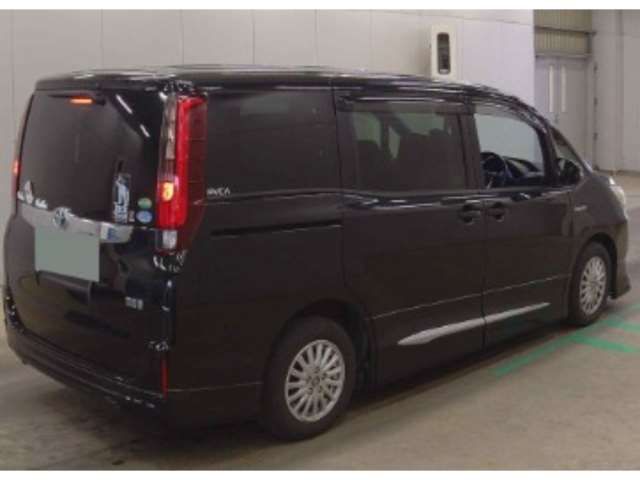Toyota NOAH 2015 6511738-4