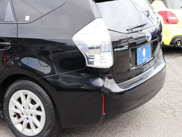 Toyota PRIUS ALPHA 2013 6482387-10