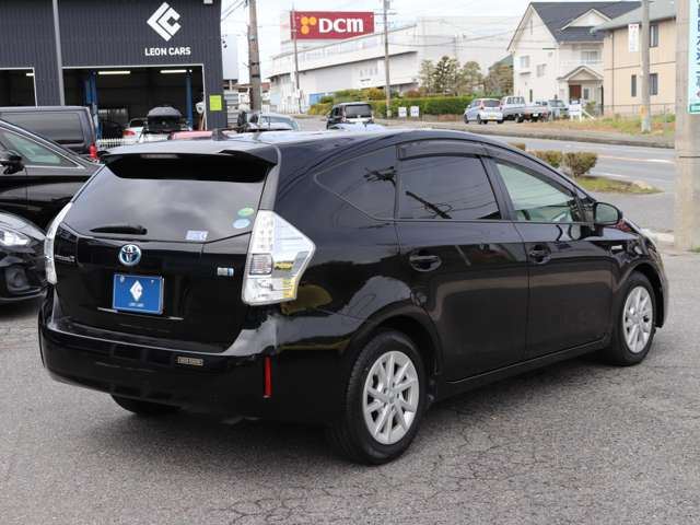 Toyota PRIUS ALPHA 2013 6482387-3