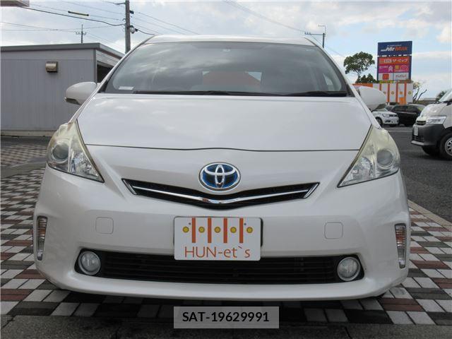 Toyota PRIUS ALPHA 2013 6482522-1