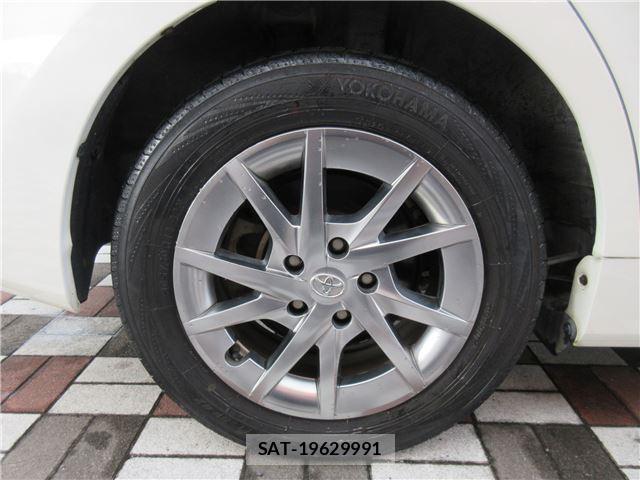 Toyota PRIUS ALPHA 2013 6482522-10