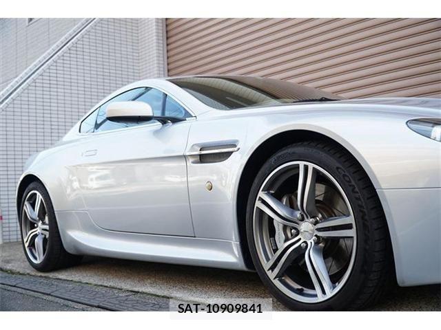 Aston Martin Aston Martin 2008-06 3420247-2