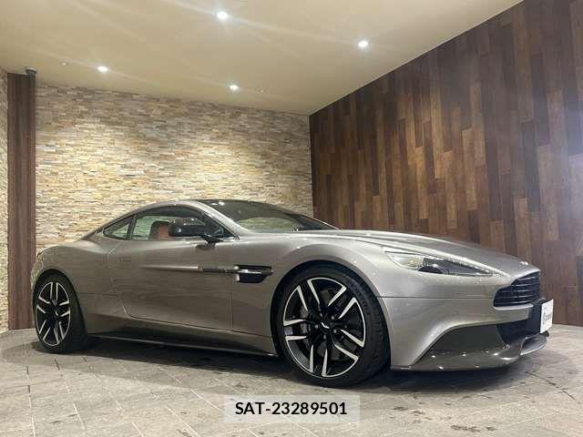 Aston Martin Aston Martin 2014-10 4586771-4