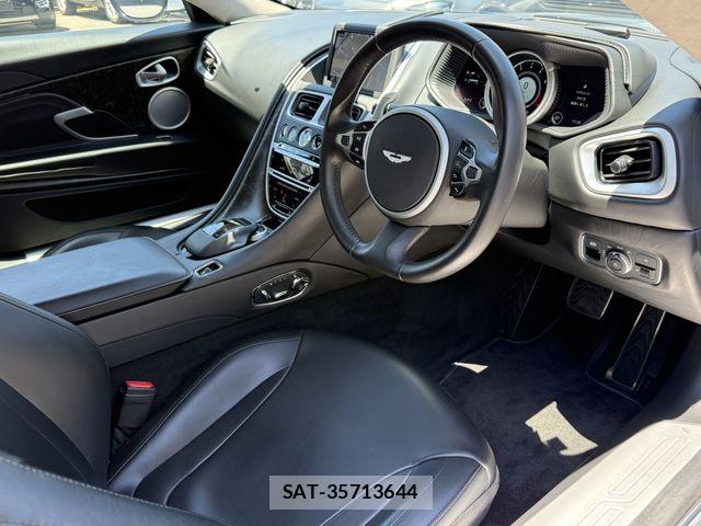 Aston Martin Aston Martin 2019-08 7020024-9