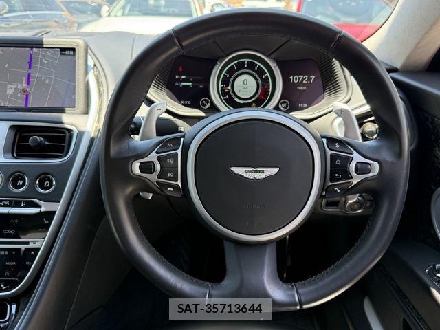 Aston Martin Aston Martin 2019-08 7020024-16