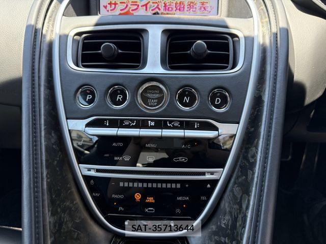 Aston Martin Aston Martin 2019-08 7020024-23