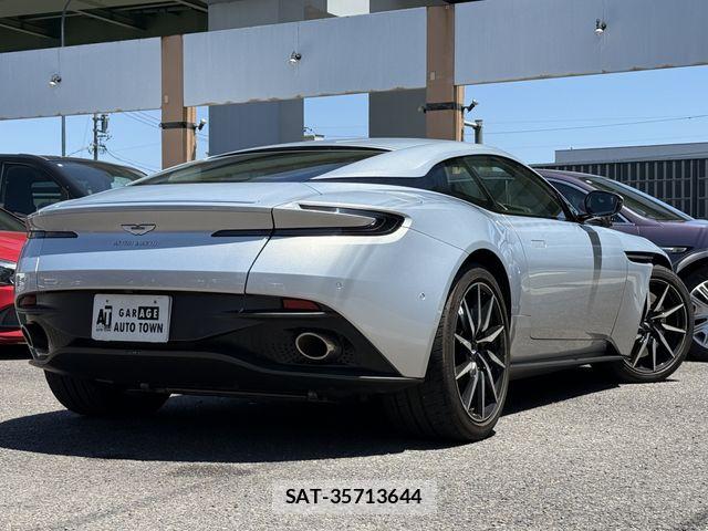 Aston Martin Aston Martin 2019-08 7020024-3