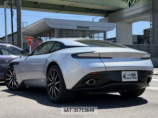 Aston Martin Aston Martin 2019-08 7020024-5
