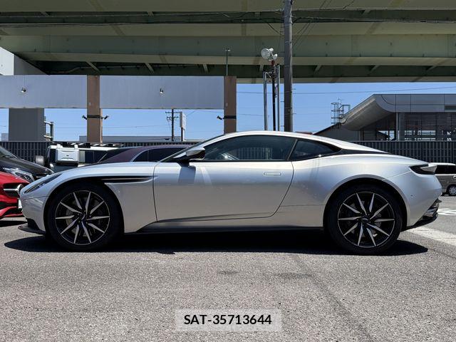 Aston Martin Aston Martin 2019-08 7020024-6
