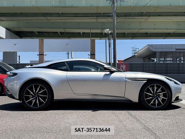 Aston Martin Aston Martin 2019-08 7020024-7