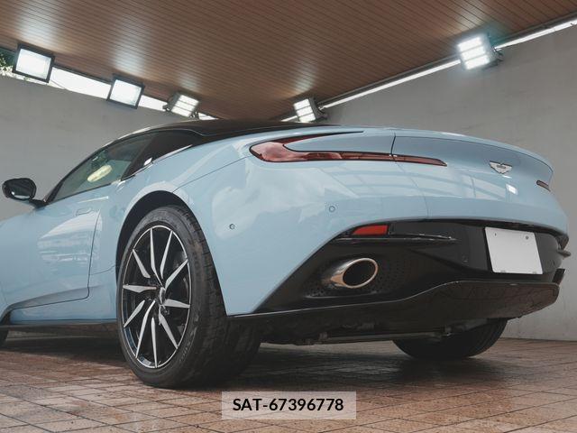 Aston Martin Aston Martin 2017-03 7249591-25