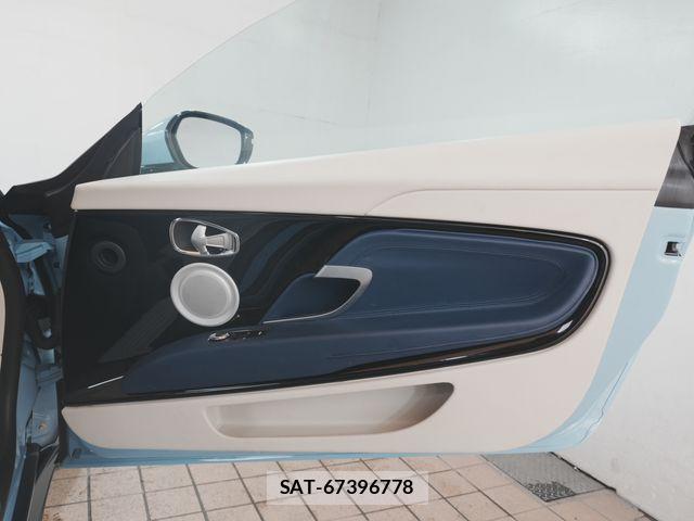 Aston Martin Aston Martin 2017-03 7249591-7
