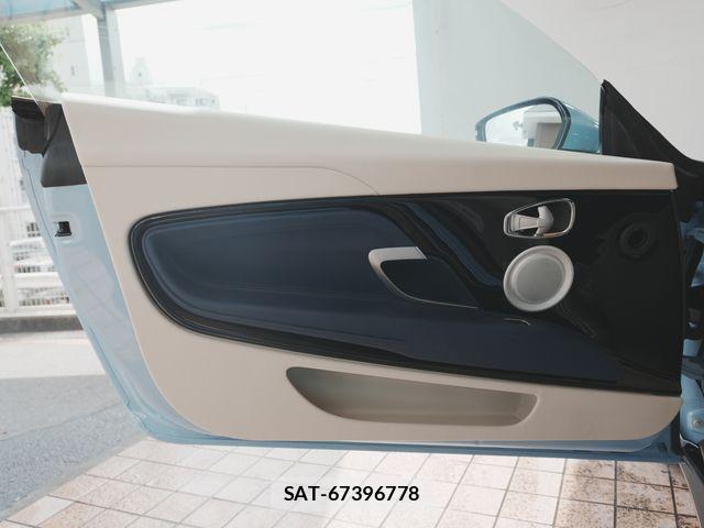 Aston Martin Aston Martin 2017-03 7249591-8