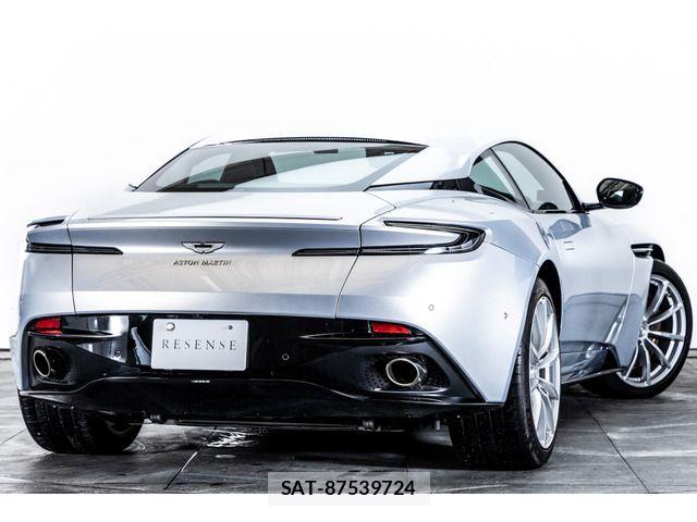 Aston Martin Aston Martin 2022-03 7720830-2