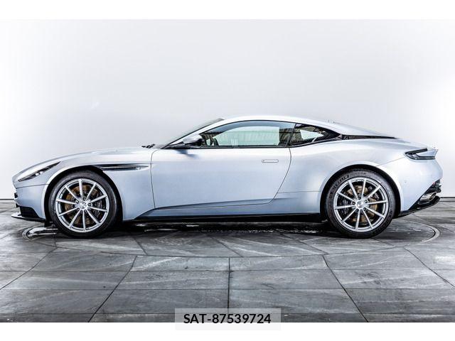 Aston Martin Aston Martin 2022-03 7720830-4