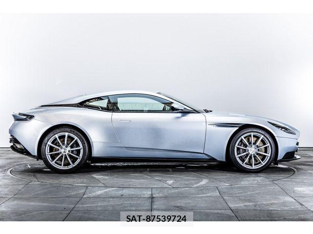 Aston Martin Aston Martin 2022-03 7720830-7