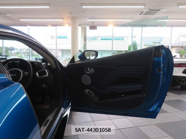 Aston Martin Aston Martin 2021-02 8072847-16