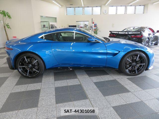 Aston Martin Aston Martin 2021-02 8072847-5