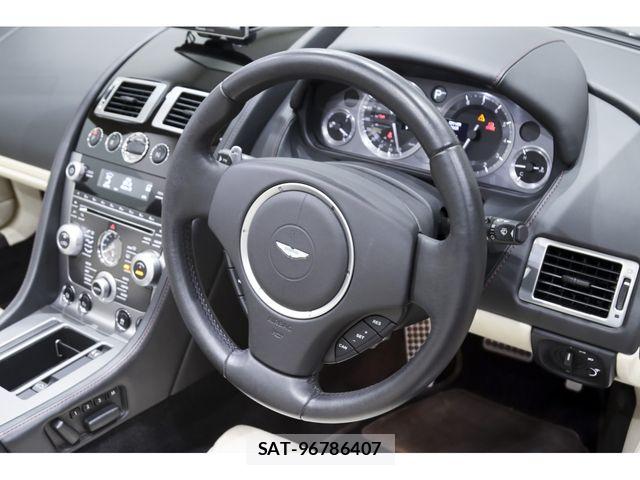 Aston Martin Aston Martin 2011-08 8658027-9
