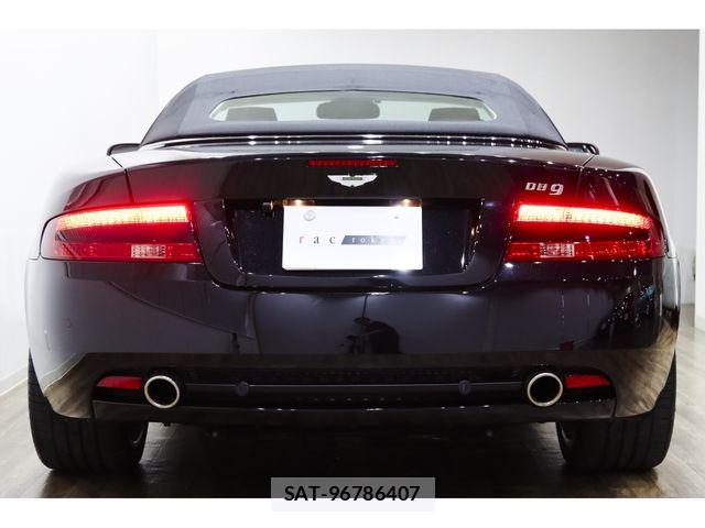 Aston Martin Aston Martin 2011-08 8658027-5