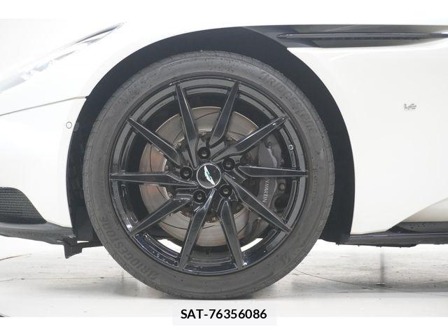 Aston Martin Aston Martin 2017-03 8740483-10