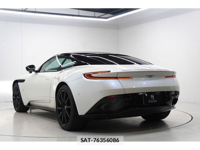 Aston Martin Aston Martin 2017-03 8740483-5