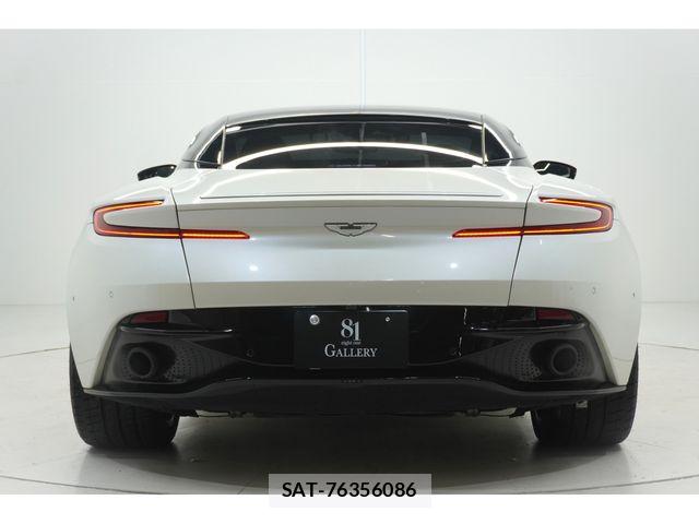 Aston Martin Aston Martin 2017-03 8740483-6