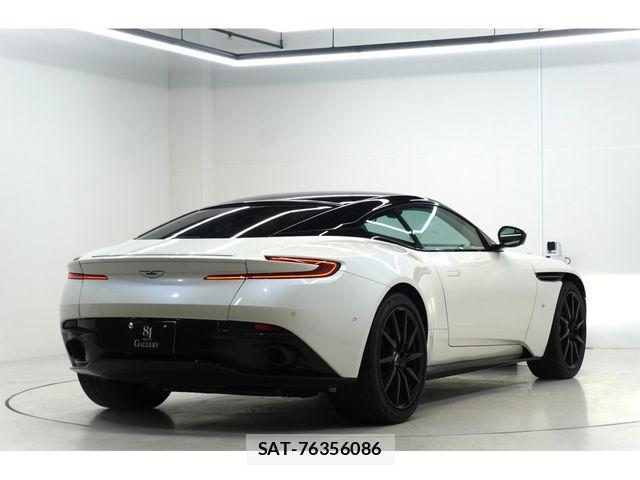 Aston Martin Aston Martin 2017-03 8740483-7