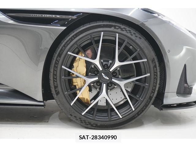 Aston Martin Aston Martin 2024-04 3933110-11