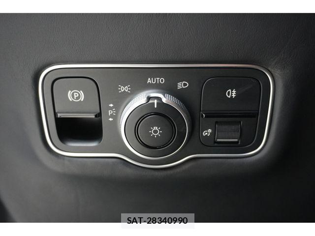 Aston Martin Aston Martin 2024-04 3933110-3