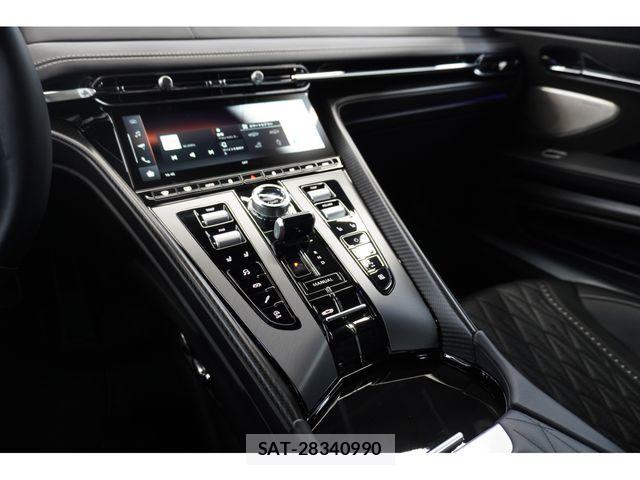 Aston Martin Aston Martin 2024-04 3933110-6