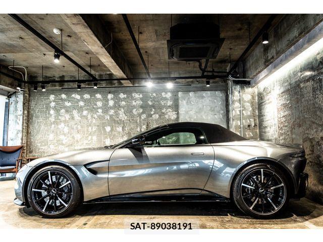 Aston Martin Aston Martin 2023-10 3013151-6