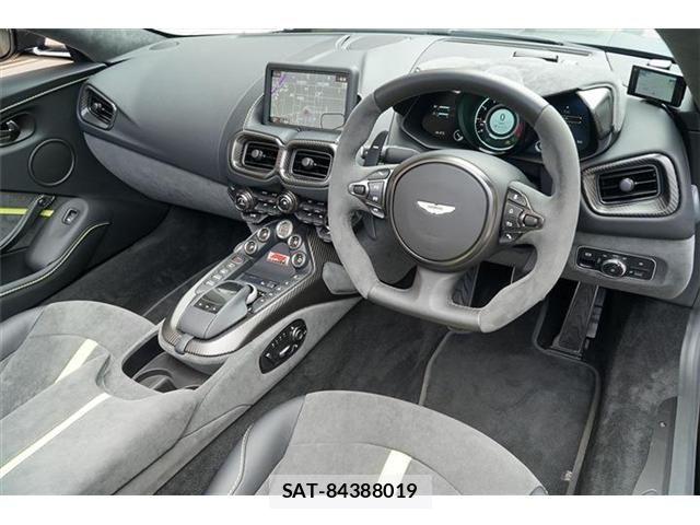 Aston Martin Aston Martin 2022-06 8244615-24