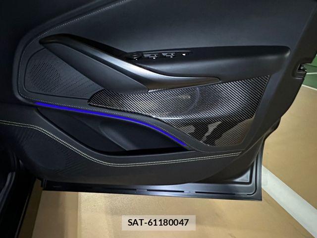 Aston Martin Aston Martin 2024-11 687221-22