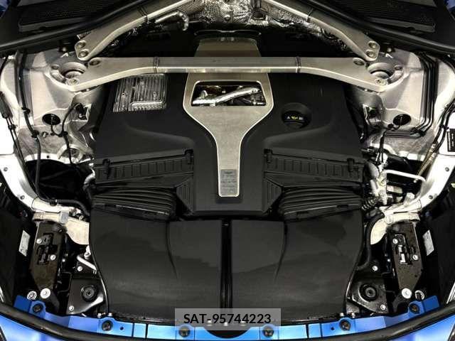 Aston Martin Aston Martin 2023-06 860674-17