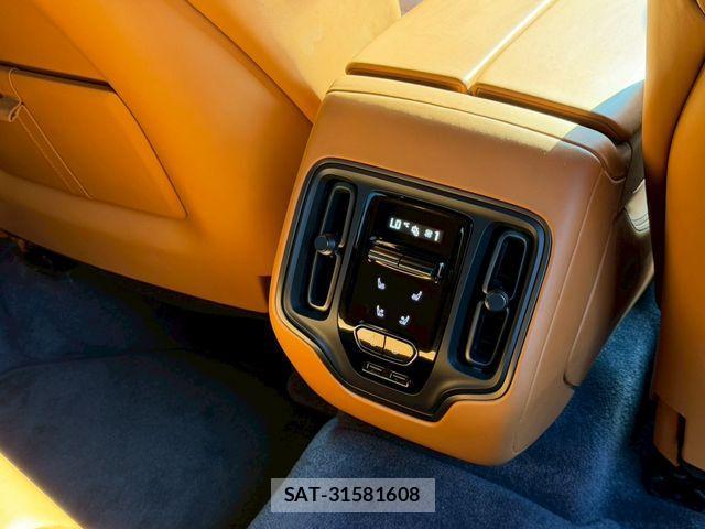 Aston Martin Aston Martin 2024-03 1425812-28